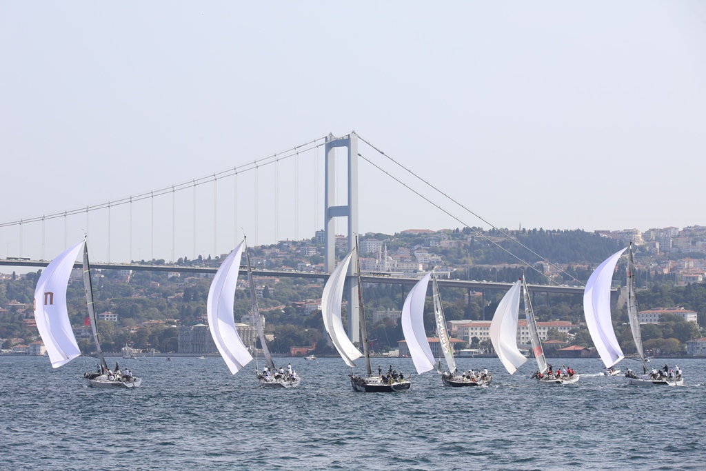 istanbul-bogazi-yelkenlilerle-renklendi (7) | Gençlik ve Spor Müdürlüğü