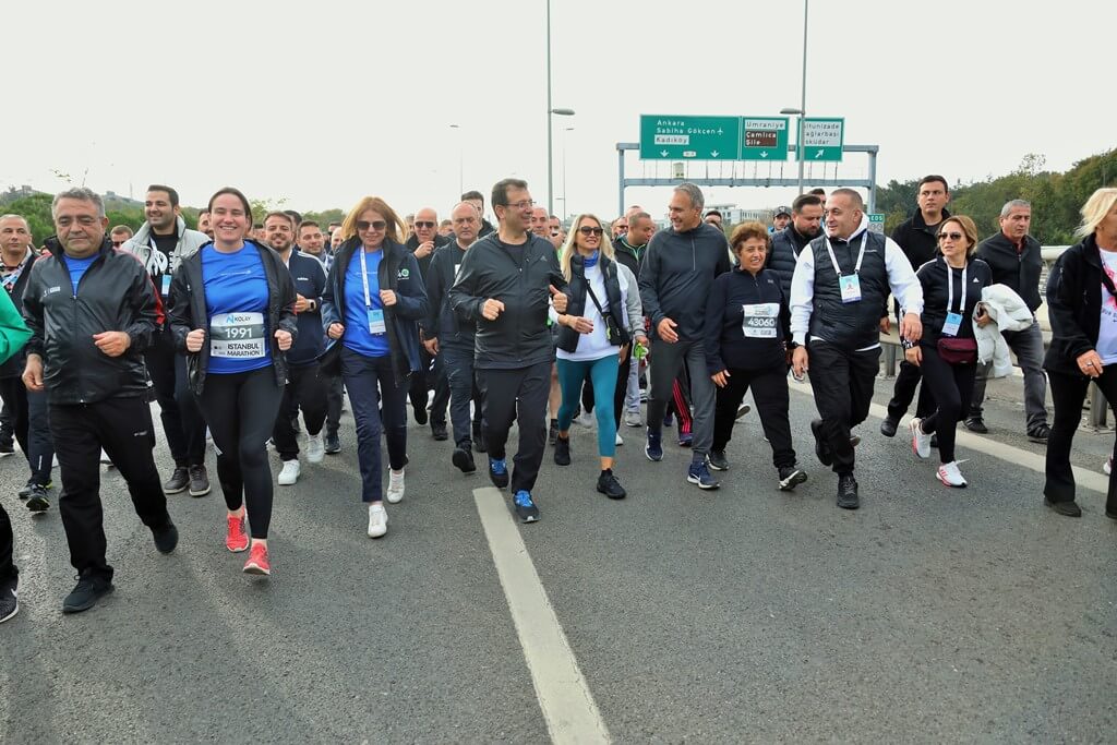 N KOLAY İSTANBUL MARATONU 102 ÜLKEDEN 60 BİN KİŞİNİN KATILIMI İLE KOŞULDU (33)