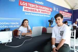 İBB&rsquo;DEN LGS TERCİH D&Ouml;NEMİNDE &Uuml;CRETSİZ DANIŞMANLIK DESTEĞİ
