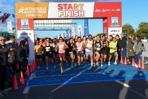 BİNLER İSTANBUL&rsquo;U KOŞTU